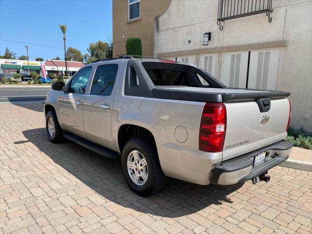 used 2008 Chevrolet Avalanche car, priced at $7,950