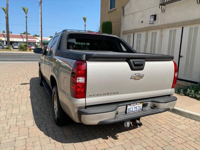 used 2008 Chevrolet Avalanche car, priced at $7,950