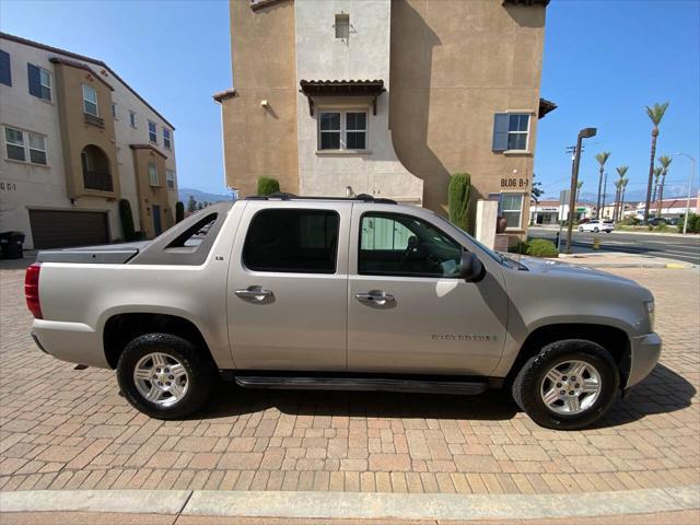 used 2008 Chevrolet Avalanche car, priced at $7,950