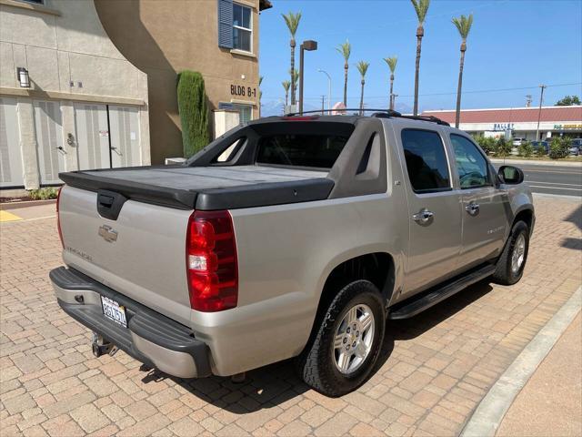 used 2008 Chevrolet Avalanche car, priced at $7,950