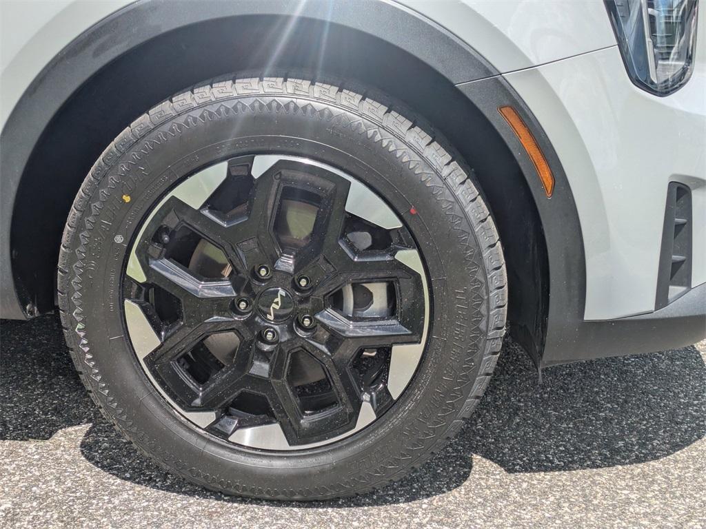 used 2024 Kia Sorento car, priced at $29,640