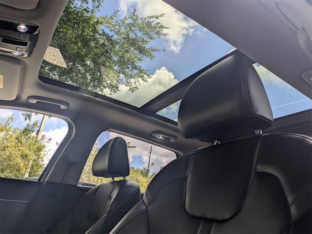 used 2024 Kia Sorento car, priced at $29,640