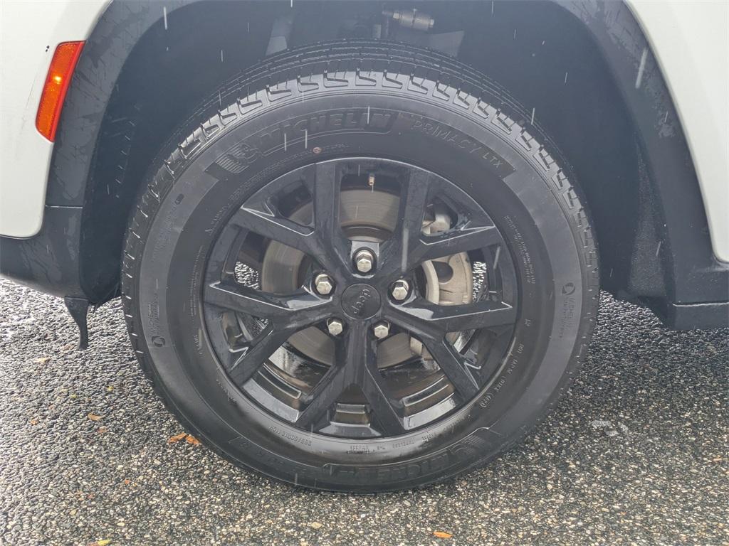 used 2024 Jeep Grand Cherokee car, priced at $28,000