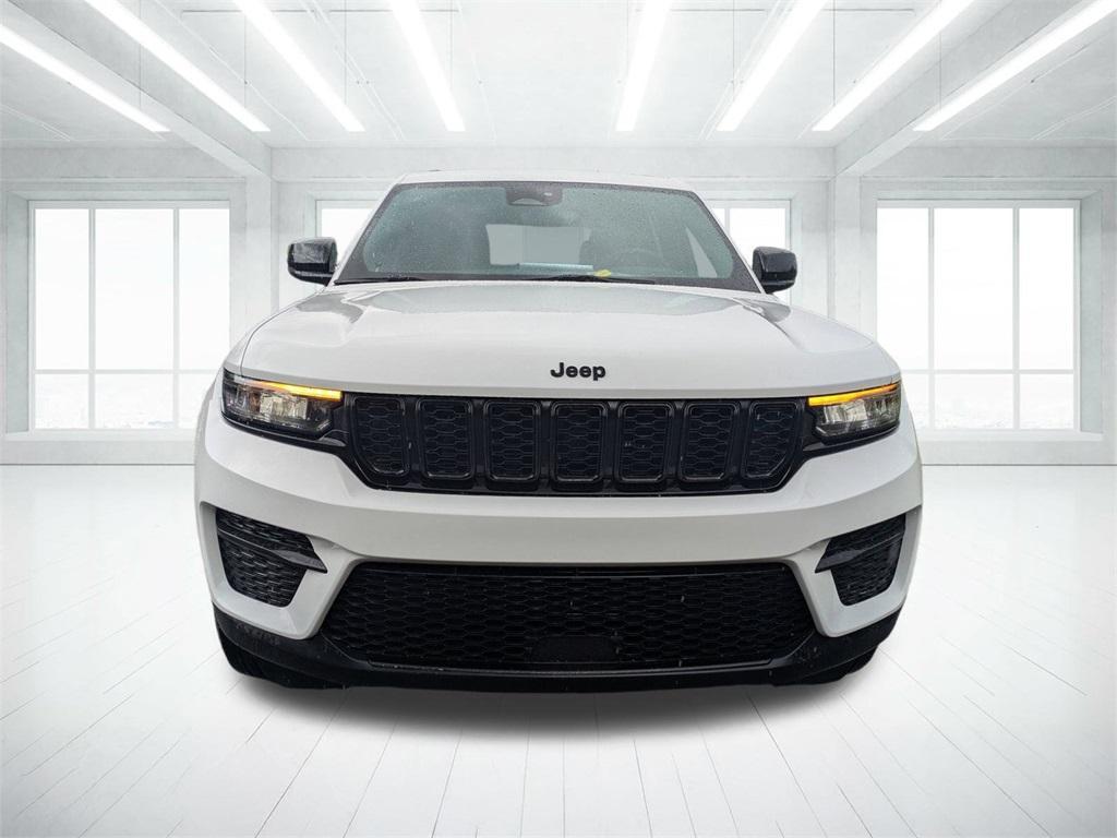 used 2024 Jeep Grand Cherokee car, priced at $28,000