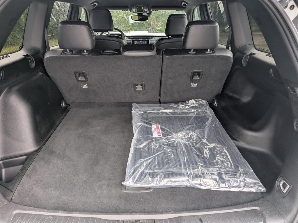used 2024 Jeep Grand Cherokee car, priced at $28,000