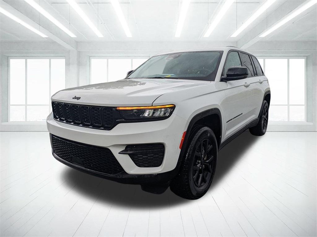used 2024 Jeep Grand Cherokee car, priced at $28,000