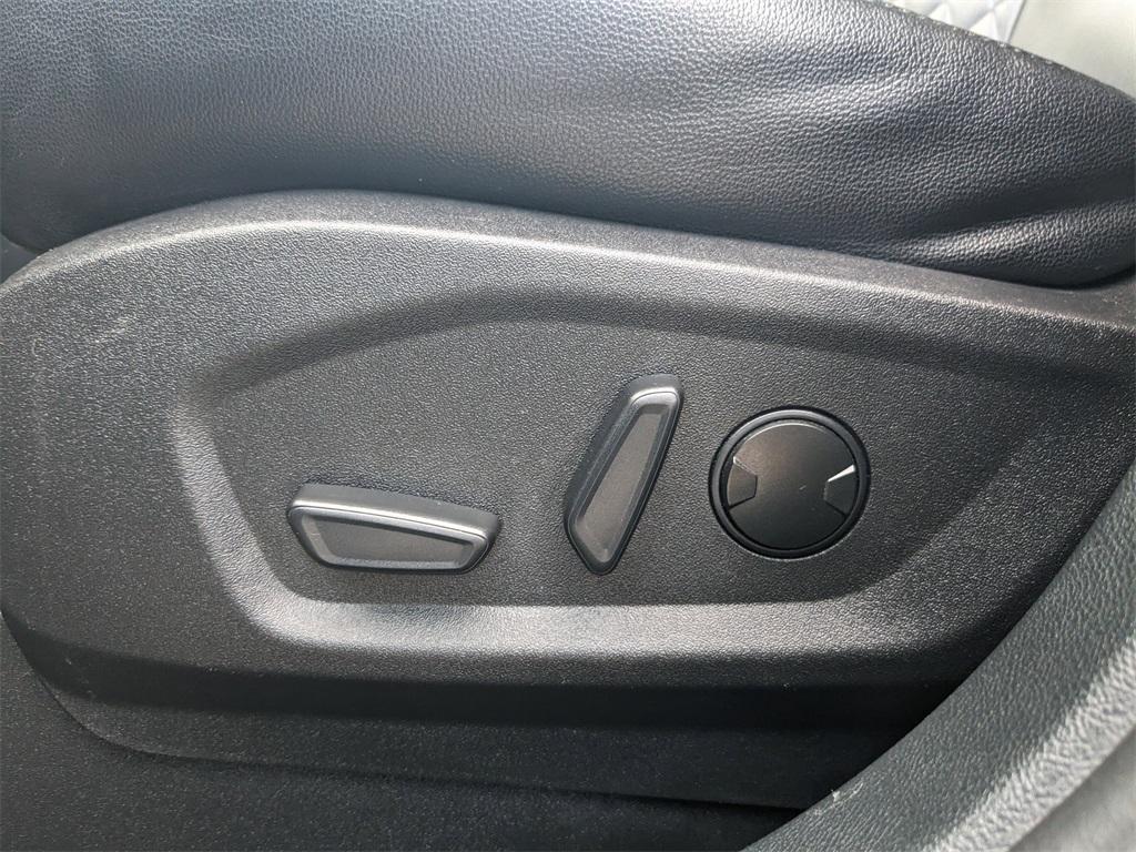 used 2023 Ford Edge car, priced at $24,221
