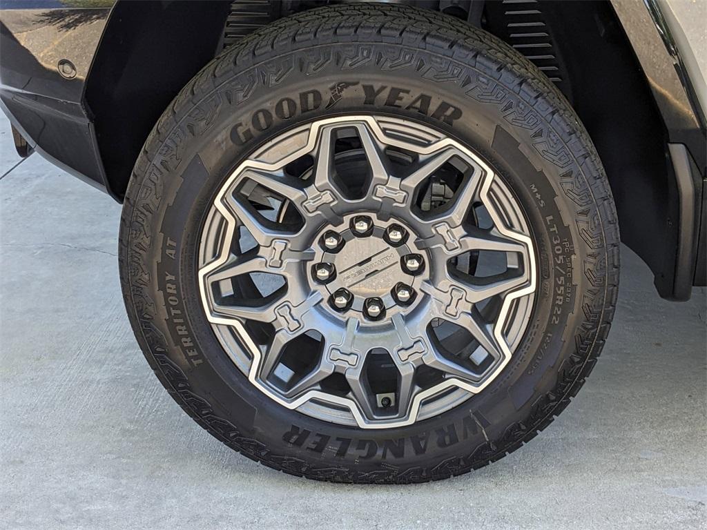 new 2025 GMC HUMMER EV Pickup car, priced at $104,920
