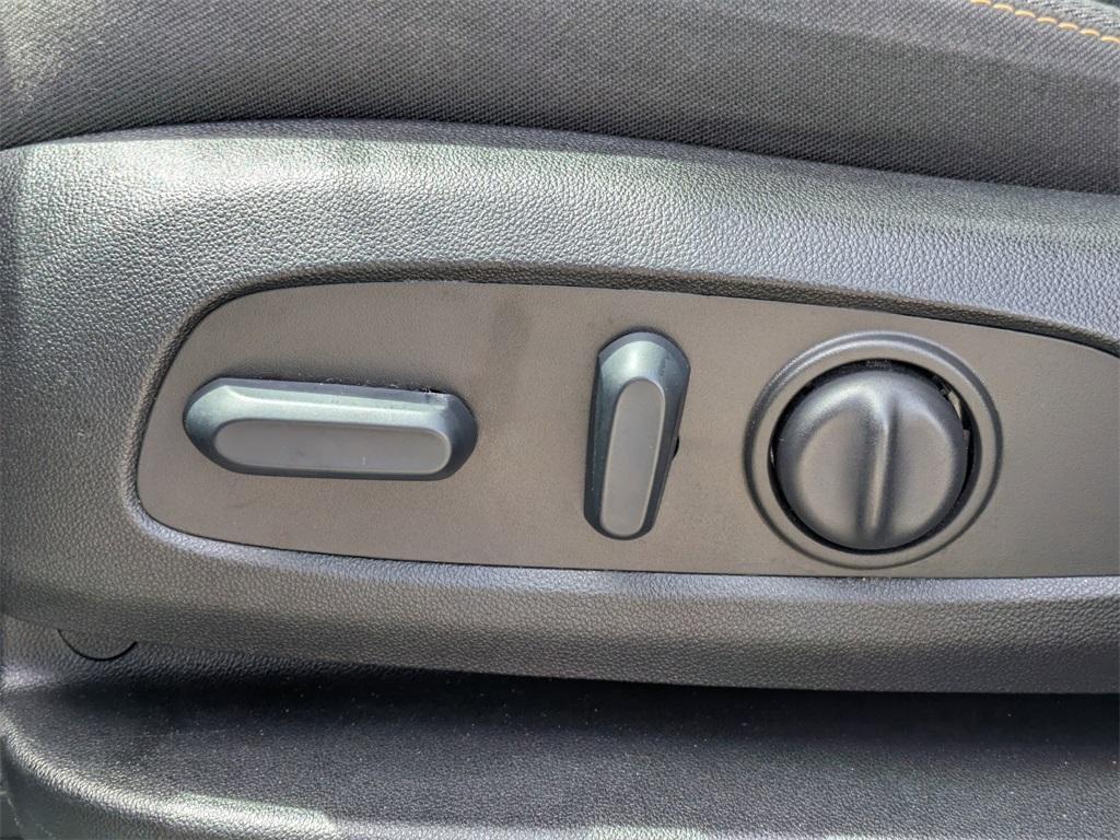 used 2022 Chevrolet Equinox car, priced at $19,504