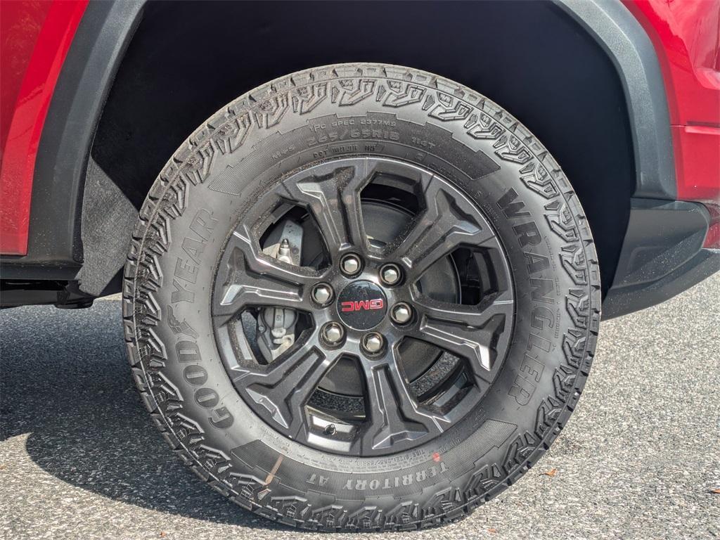 new 2025 GMC Canyon car, priced at $40,107