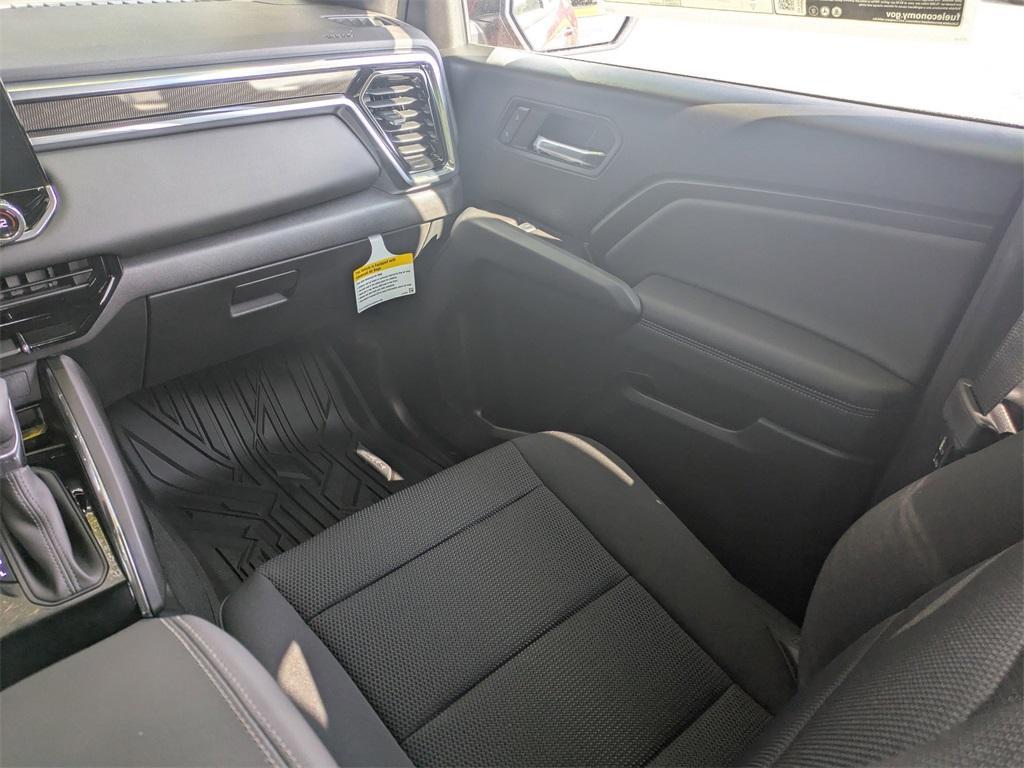 new 2025 GMC Canyon car, priced at $40,107