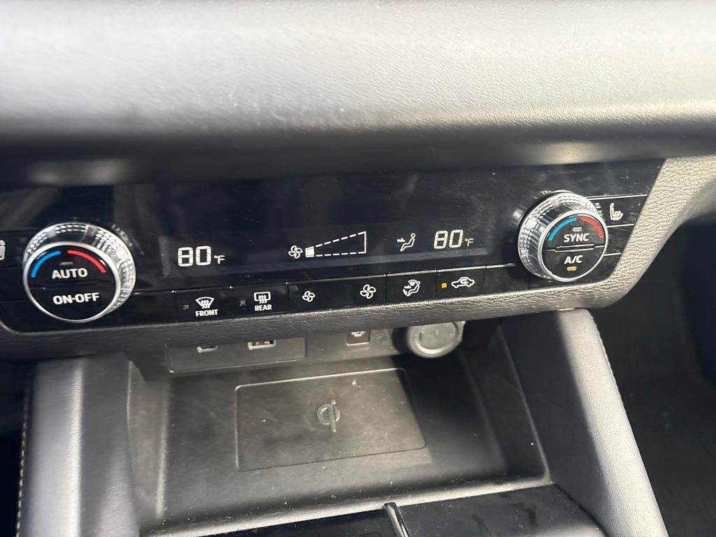 used 2024 Mitsubishi Outlander car, priced at $22,244