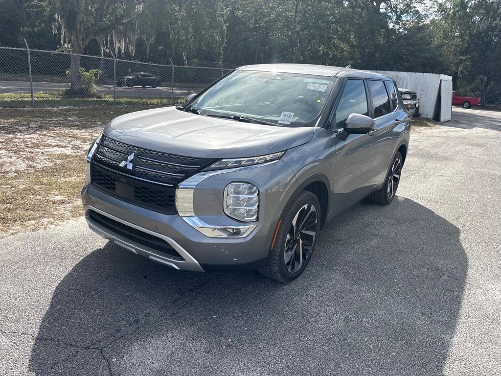 used 2024 Mitsubishi Outlander car, priced at $22,244