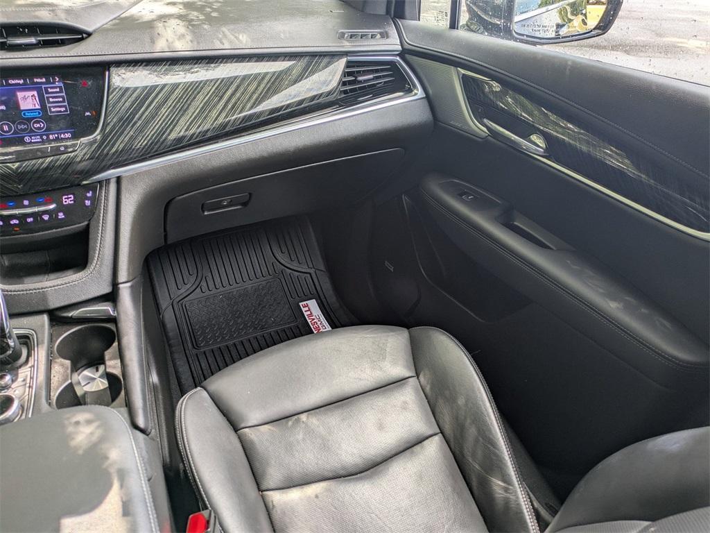 used 2023 Cadillac XT6 car, priced at $31,640