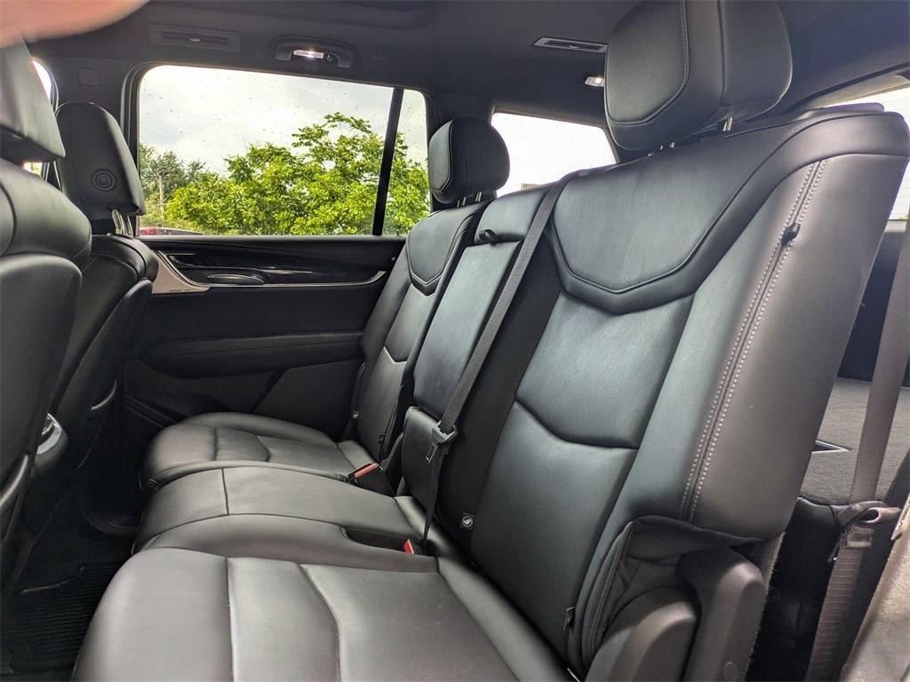 used 2023 Cadillac XT6 car, priced at $31,640