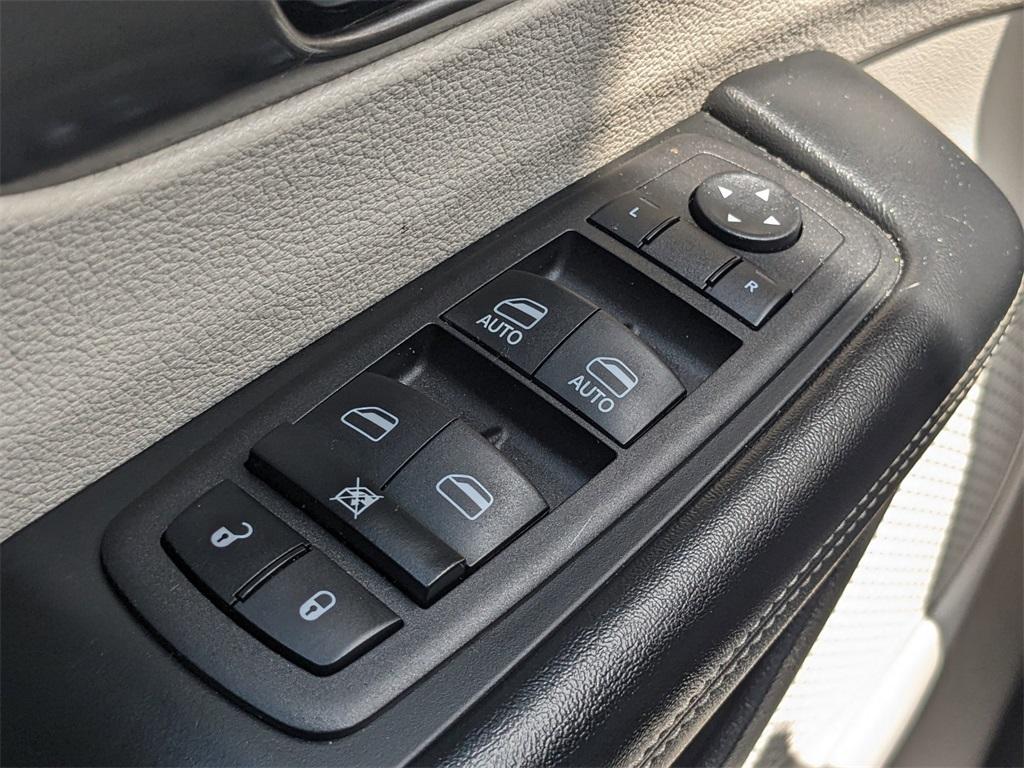 used 2021 Chrysler Pacifica car, priced at $22,463