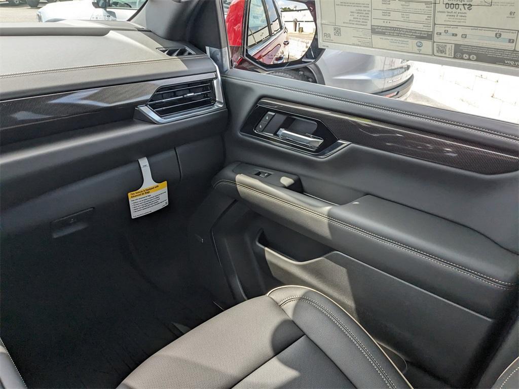 new 2025 GMC Yukon XL car, priced at $73,549