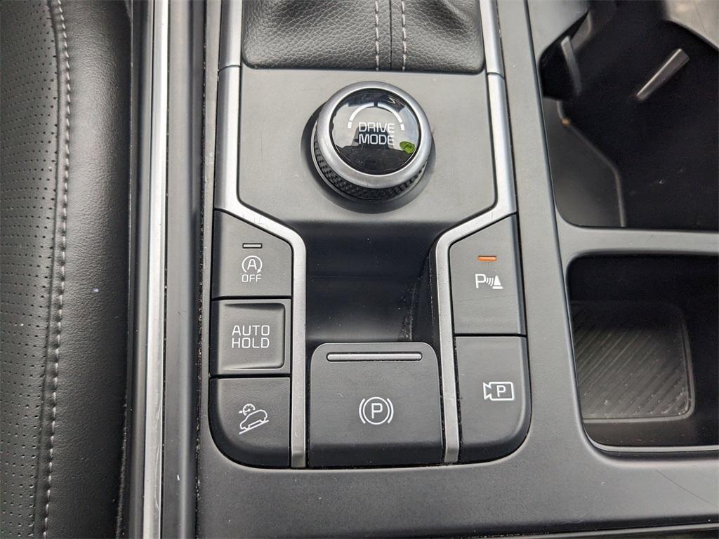 used 2024 Kia Sorento car, priced at $28,991