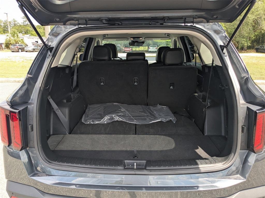 used 2024 Kia Sorento car, priced at $28,991