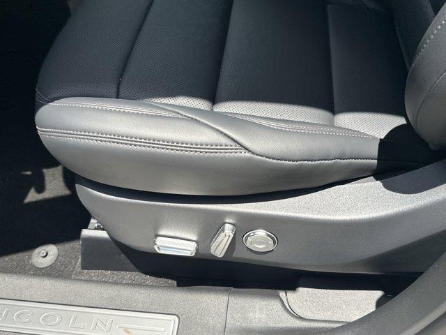 new 2025 Lincoln Nautilus car, priced at $53,986