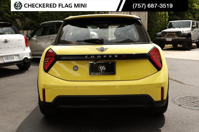 new 2025 MINI Hardtop car, priced at $38,770