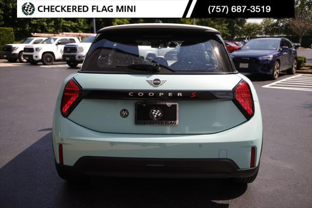 new 2025 MINI Hardtop car, priced at $39,580