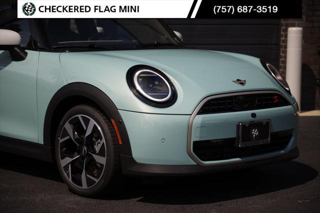 new 2025 MINI Hardtop car, priced at $39,580