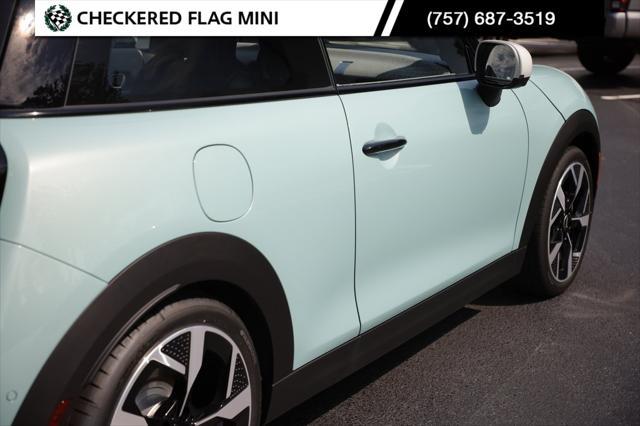 new 2025 MINI Hardtop car, priced at $39,580