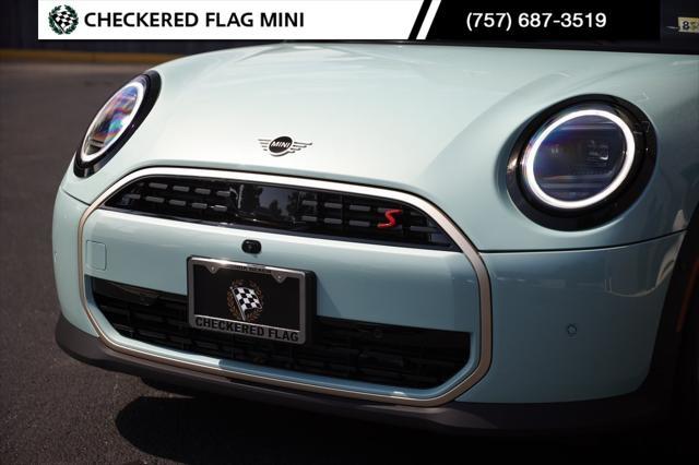 new 2025 MINI Hardtop car, priced at $39,580