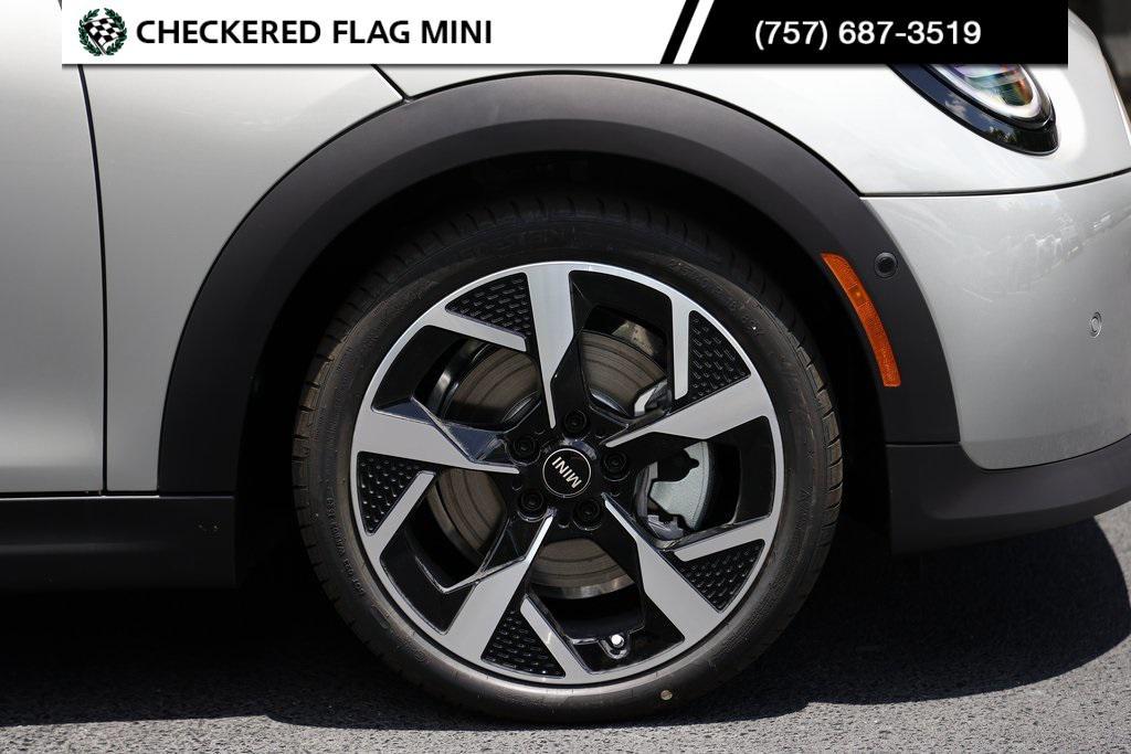 used 2025 MINI Hardtop car, priced at $34,580
