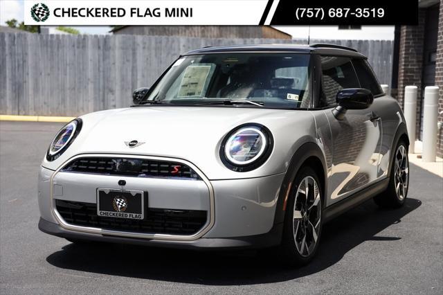 new 2025 MINI Hardtop car, priced at $38,580