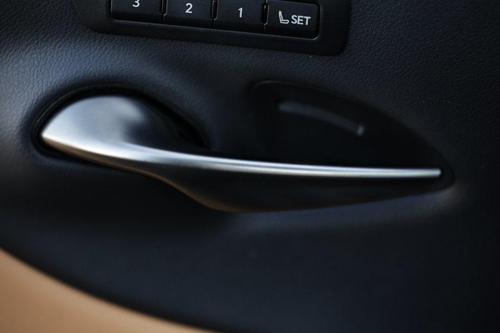 used 2023 Lexus ES 300h car, priced at $46,490