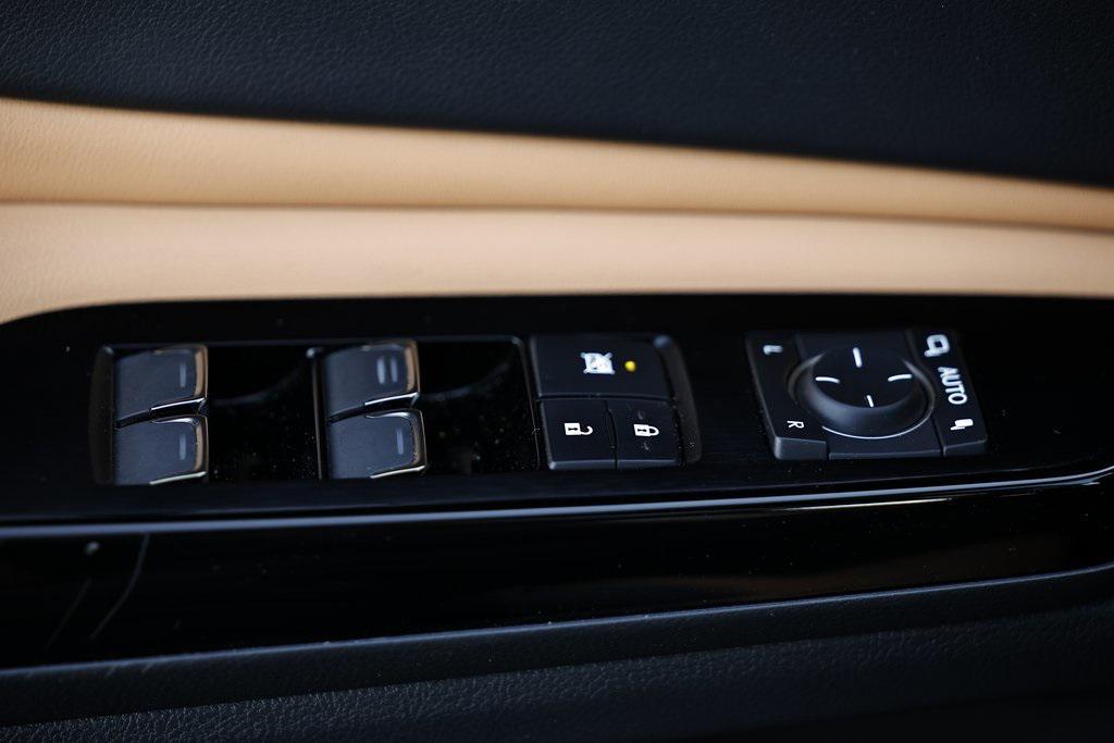 used 2023 Lexus ES 300h car, priced at $46,490