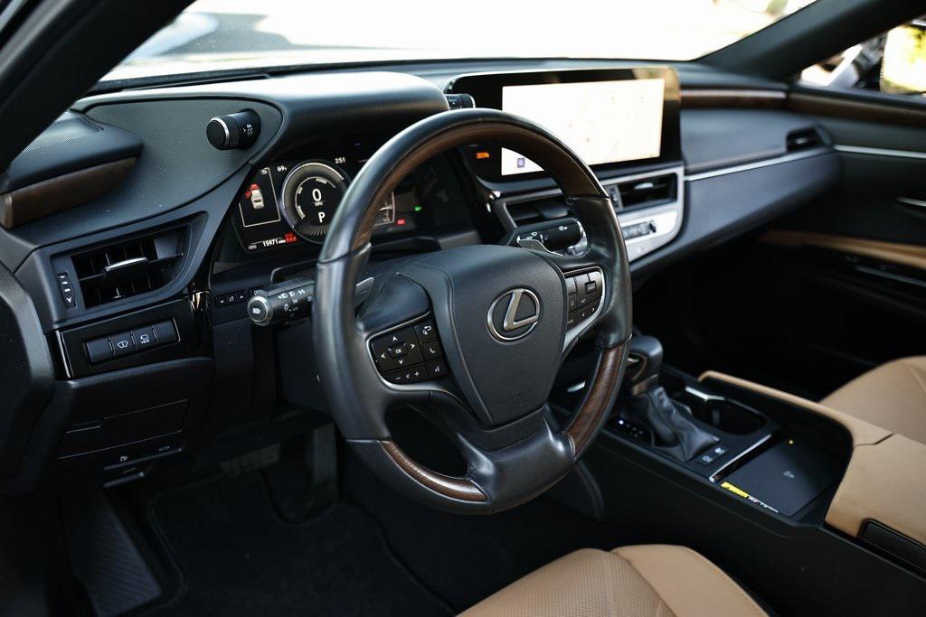 used 2023 Lexus ES 300h car, priced at $46,490
