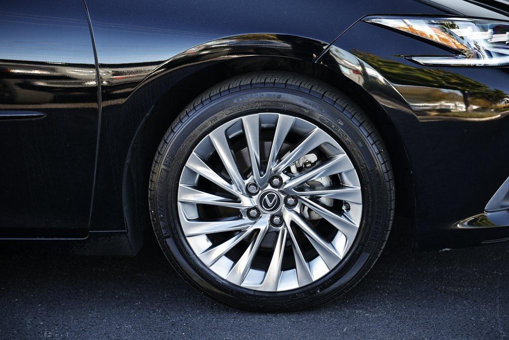 used 2023 Lexus ES 300h car, priced at $46,490