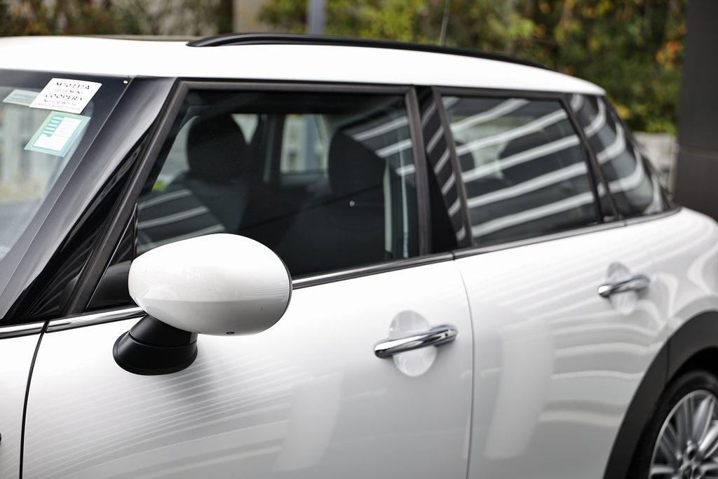 used 2024 MINI Hardtop car, priced at $29,190