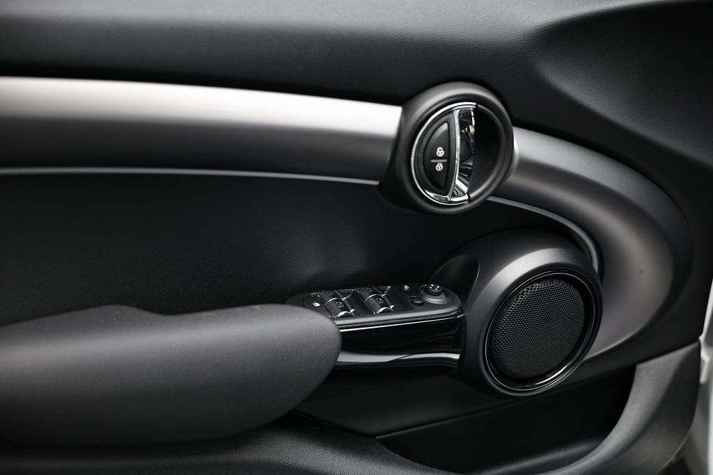 used 2024 MINI Hardtop car, priced at $29,190