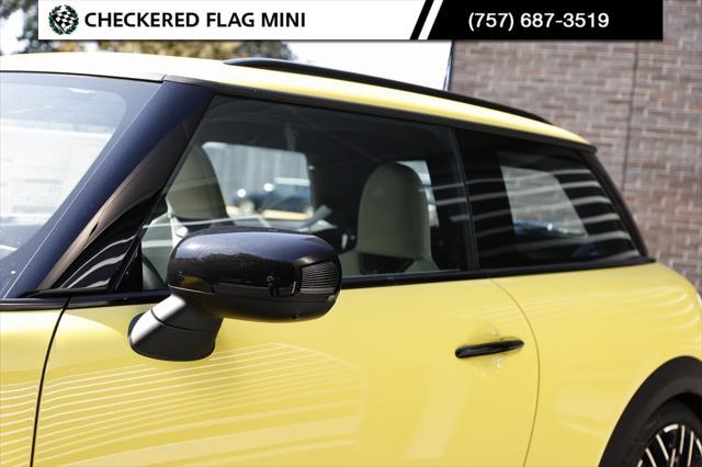 new 2025 MINI Hardtop car, priced at $39,935