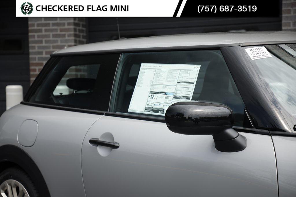 used 2025 MINI Hardtop car, priced at $30,998