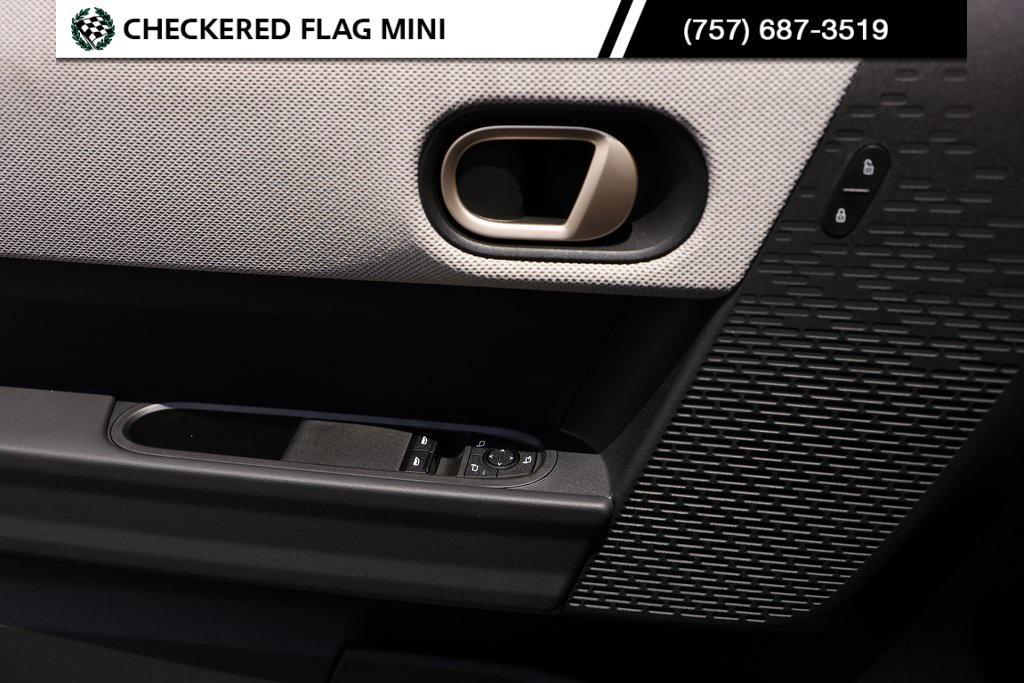used 2025 MINI Hardtop car, priced at $32,599