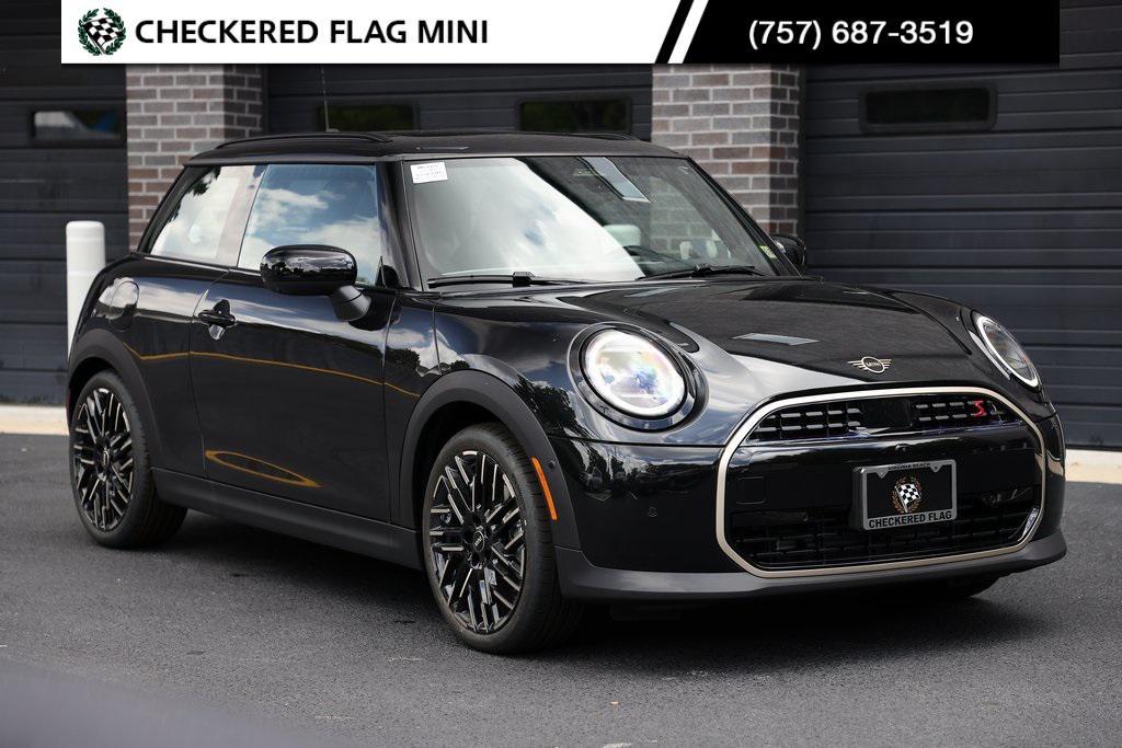 used 2025 MINI Hardtop car, priced at $33,399