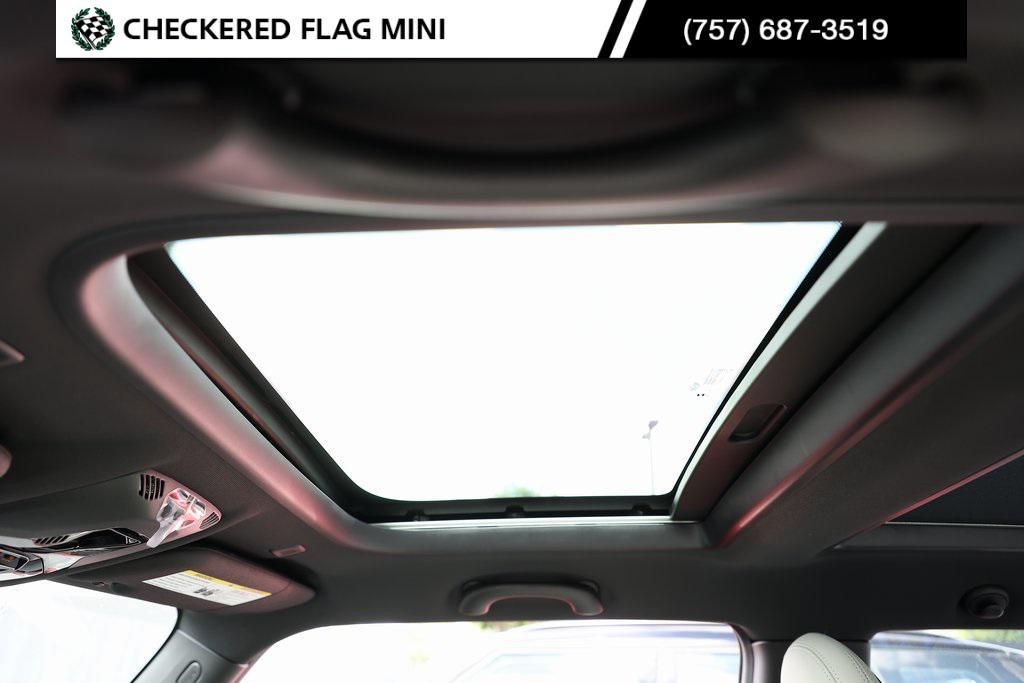 used 2025 MINI Hardtop car, priced at $31,899