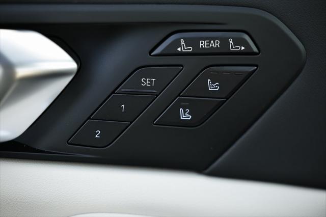 new 2026 BMW X7 car, priced at $100,875