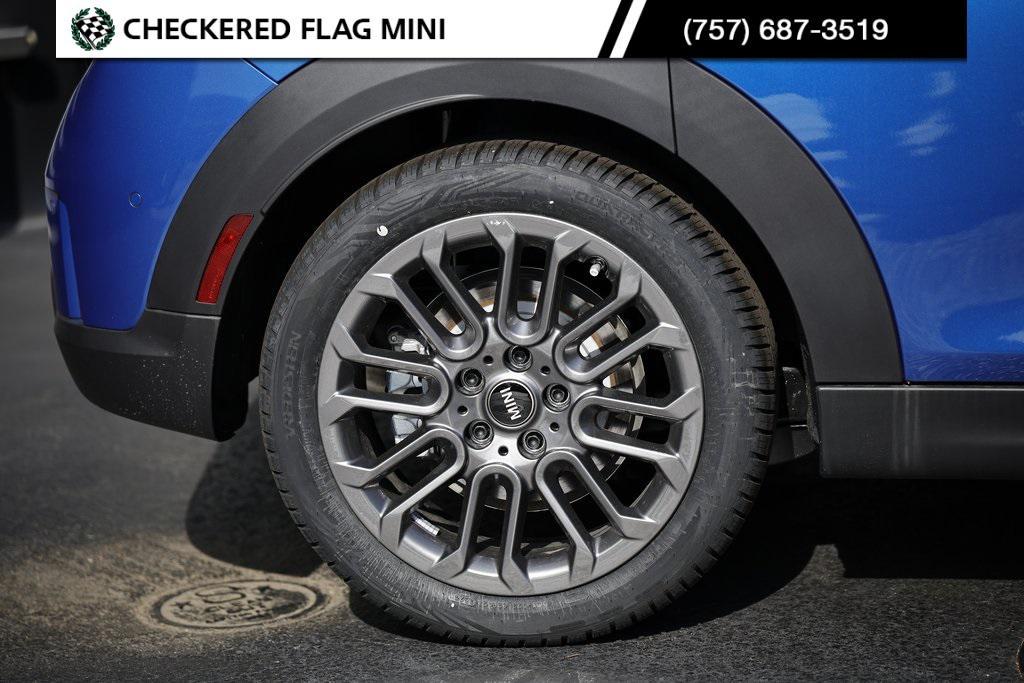 new 2025 MINI Hardtop car, priced at $38,380