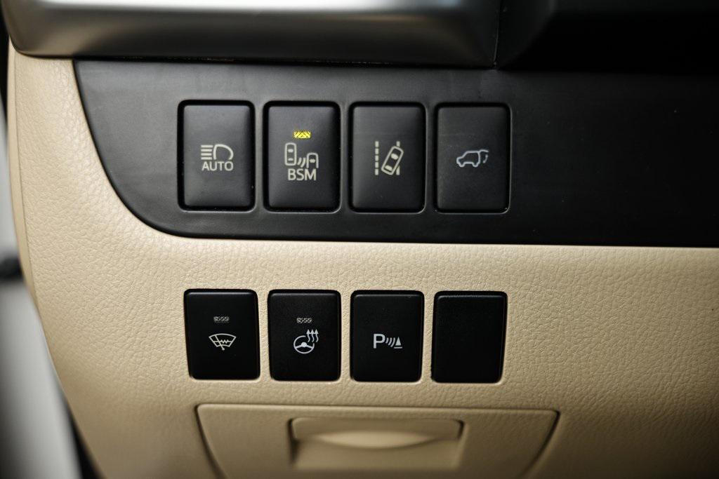 used 2016 Toyota Highlander car, priced at $21,990