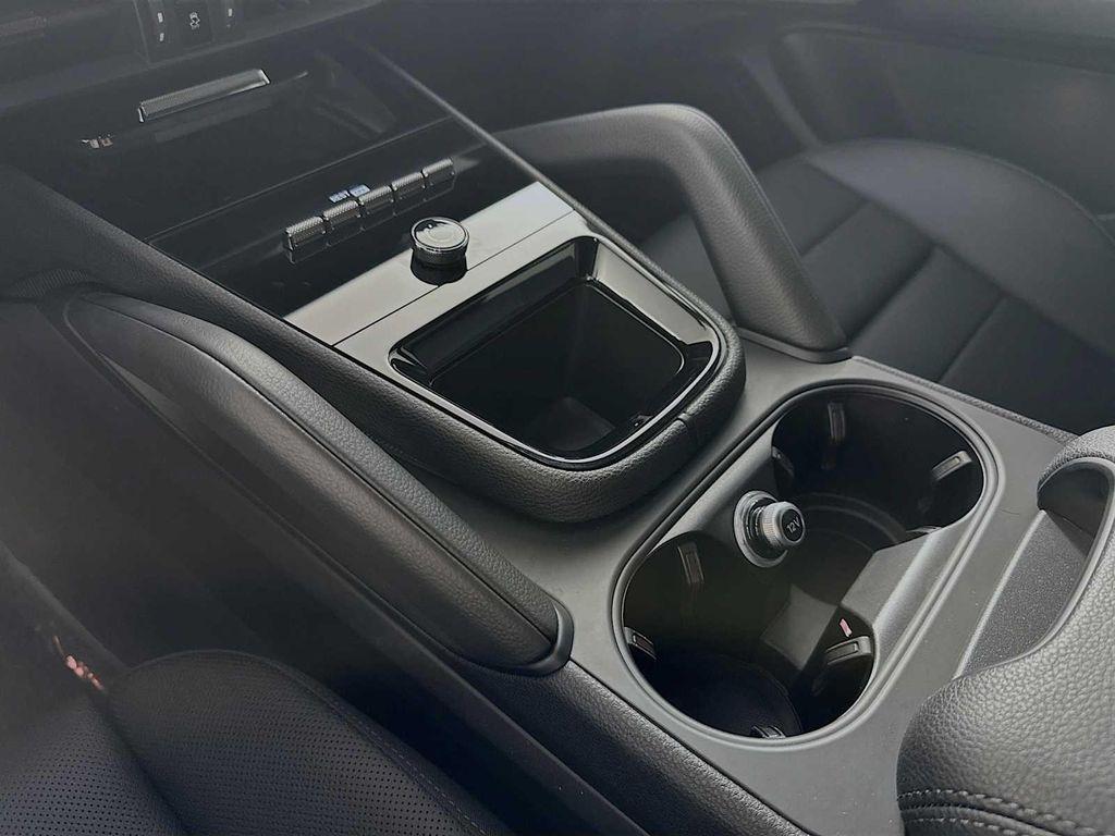 used 2025 Porsche Cayenne car, priced at $89,900