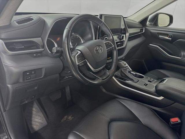 used 2023 Toyota Highlander car, priced at $35,661