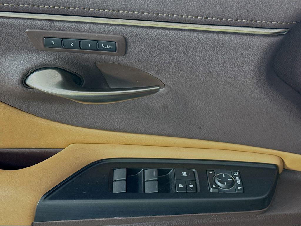used 2020 Lexus ES 350 car, priced at $26,871