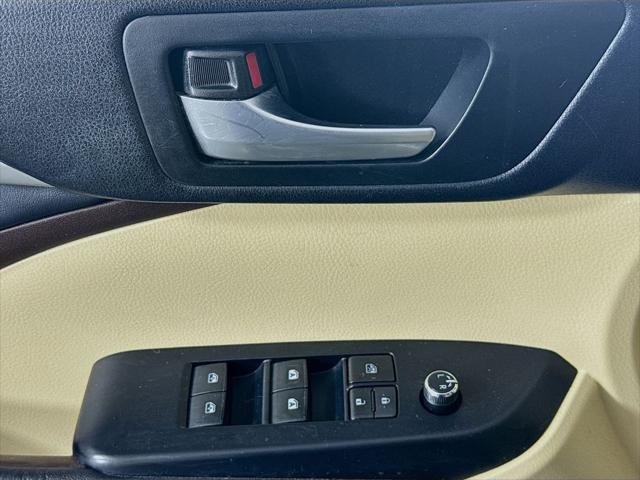 used 2014 Toyota Highlander car, priced at $17,094
