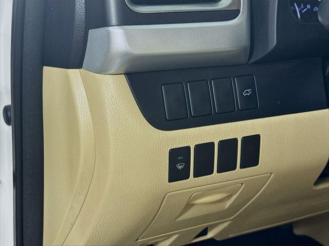used 2014 Toyota Highlander car, priced at $17,094